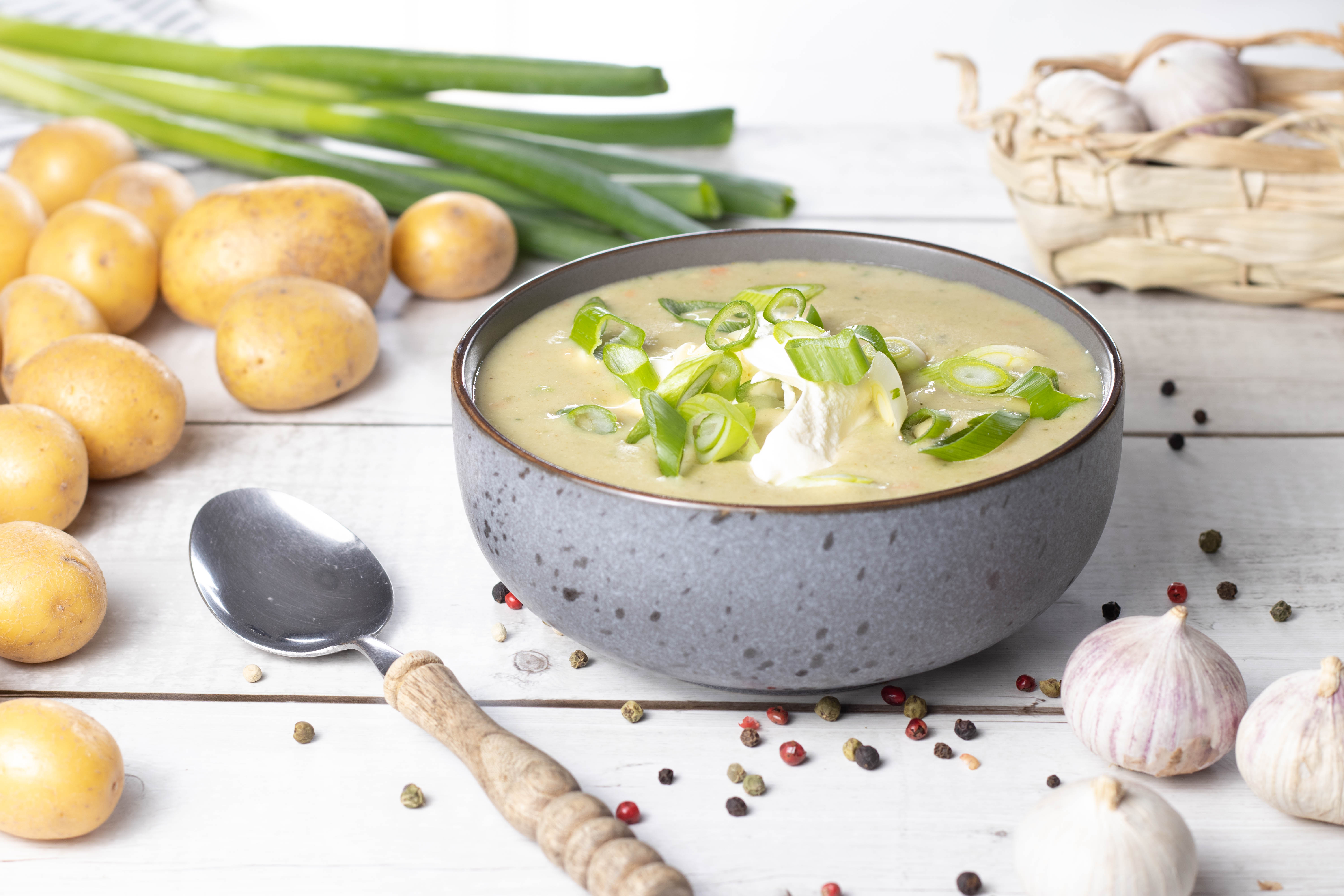 low carb kalorienarm kartoffelsuppe herzhaft quark gericht abendessen mittagsessen zubereitet 